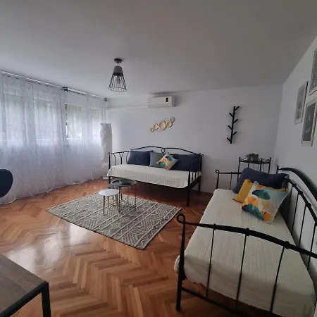 아파트 A Quick Walk To & Old Town