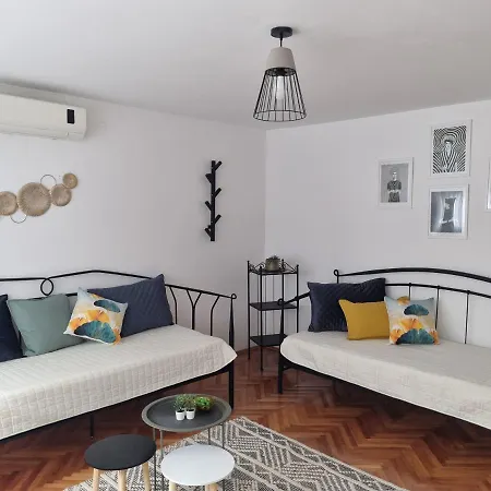 Апартаменты A Quick Walk To & Old Town