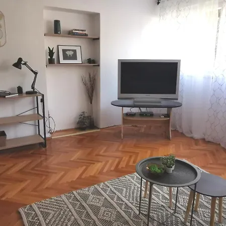 A Quick Walk To & Old Town Апартаменты *