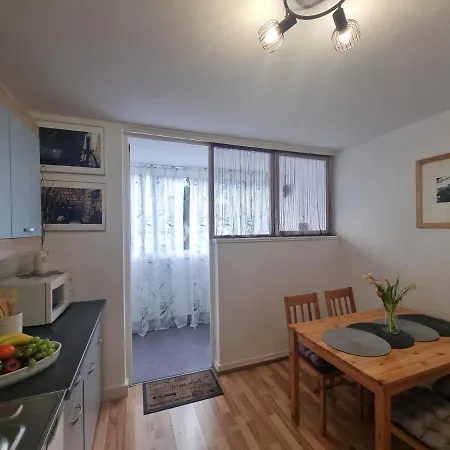 Daire A Quick Walk To & Old Town