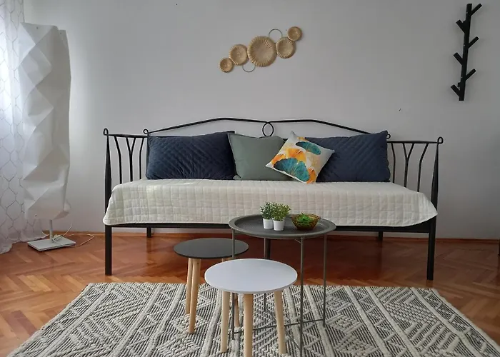 Apartment A Quick Walk To & Old Town *