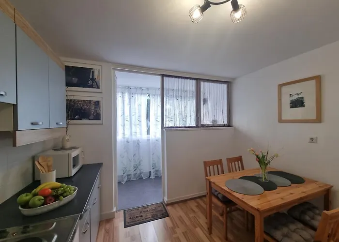 Apartment A Quick Walk To & Old Town